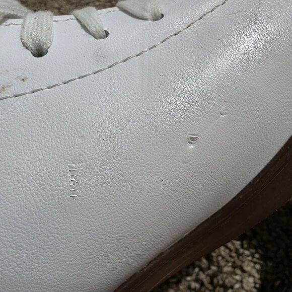 GAM Figure Skates 7.5 C w/ 10¼" Blades + Guardog Covers – White - Picture 15 of 16